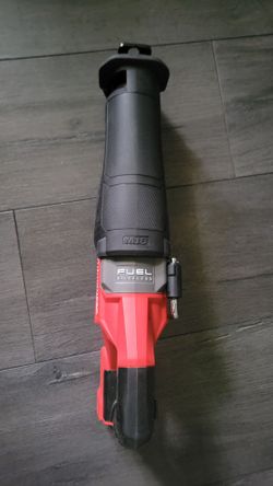 Milwaukee M18 FUEL Sawzall