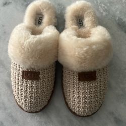 New UGG Cozy Slipper