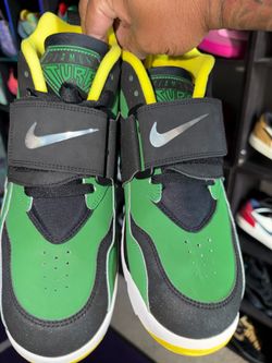 Nike Deion Diamond Turf  “Oregon “ sz 10.5