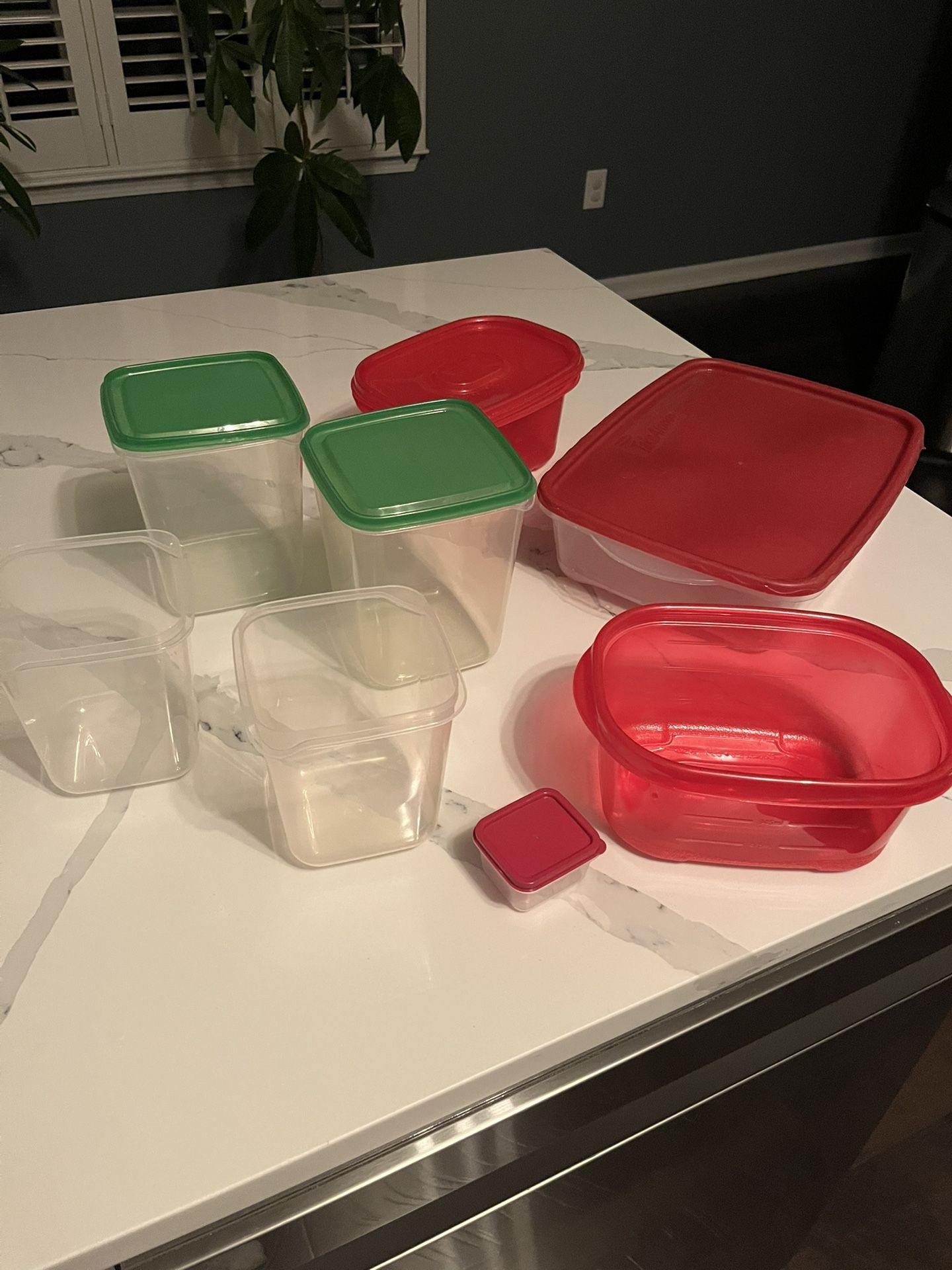 Assorted Plastic Containers
