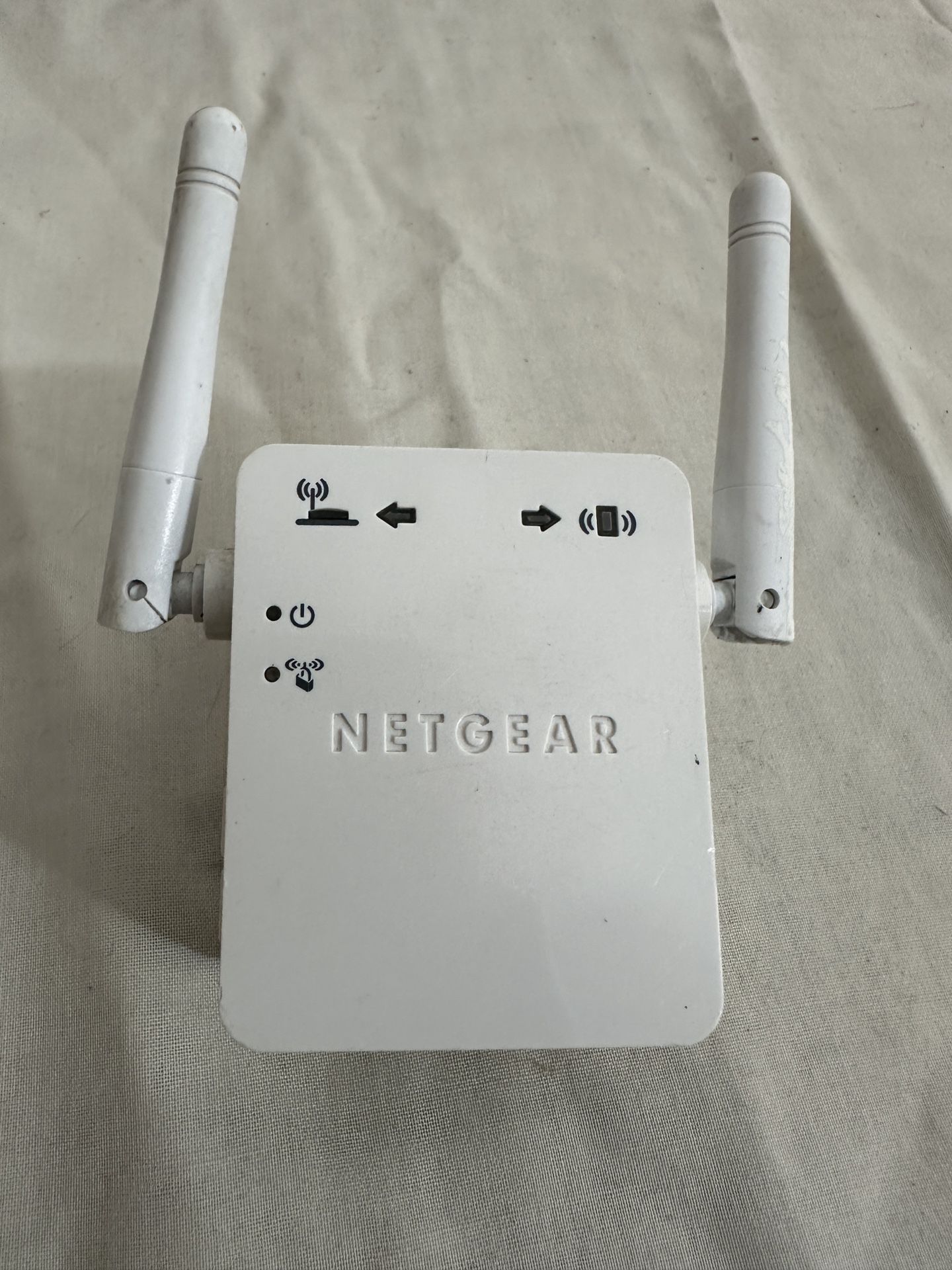 Netgear WN3000RP Universal WiFi Range Extender Extend Wireless Network Coverage