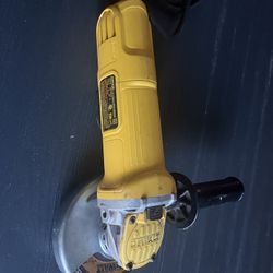 DEWALT 4 1/2 Inch Grinder Works Great 