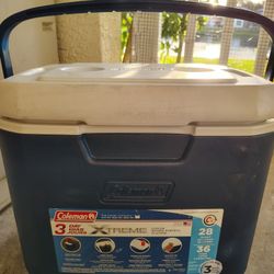 COLEMAN  3 DAY COOLER IN EXCELLENT CONDITION 