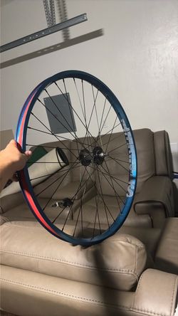 street co 29er blue front rim