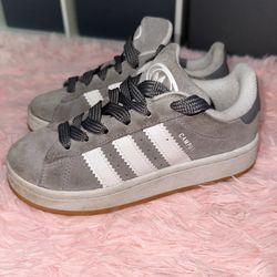 Campus Adidas gray size 1.5