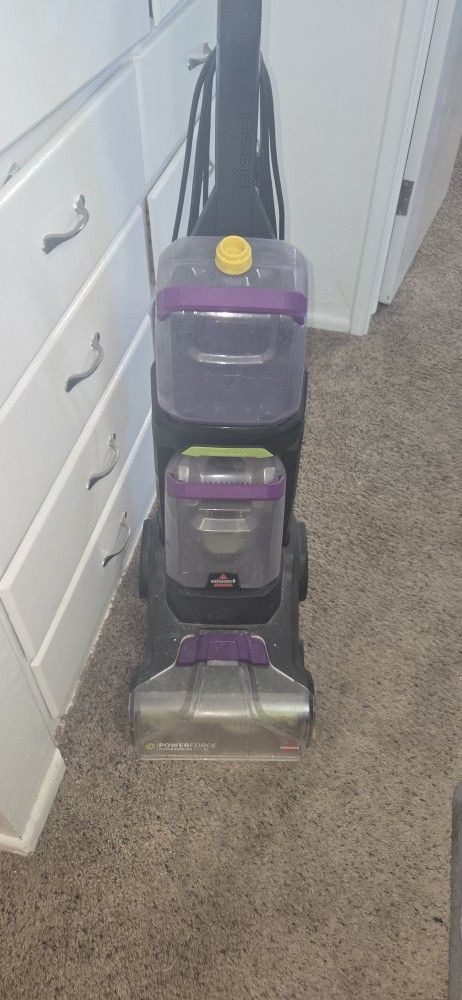 Bissell Carpet Shampooer