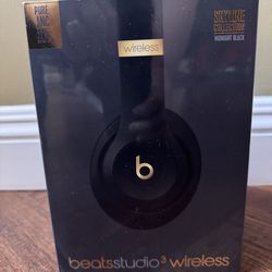 Beats Studio3 Skyline Collection Wireless Over-Ear Headphones (New) Midnight Black