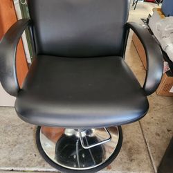 Black Barber/ Stylist Chair