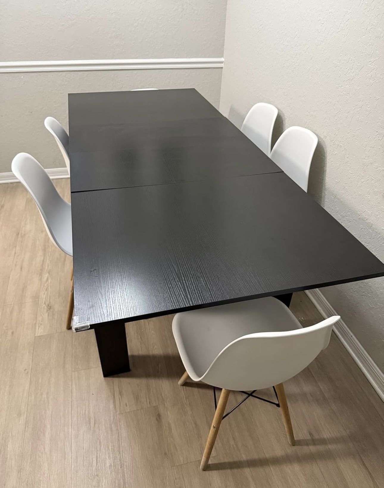 New Farmhouse Extendable Plank & Beam Onyx Black Dining Room Table