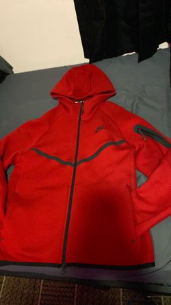 Red Nike Tech (pick up)