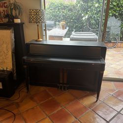 Vintage Upright Piano (Piano bench included)