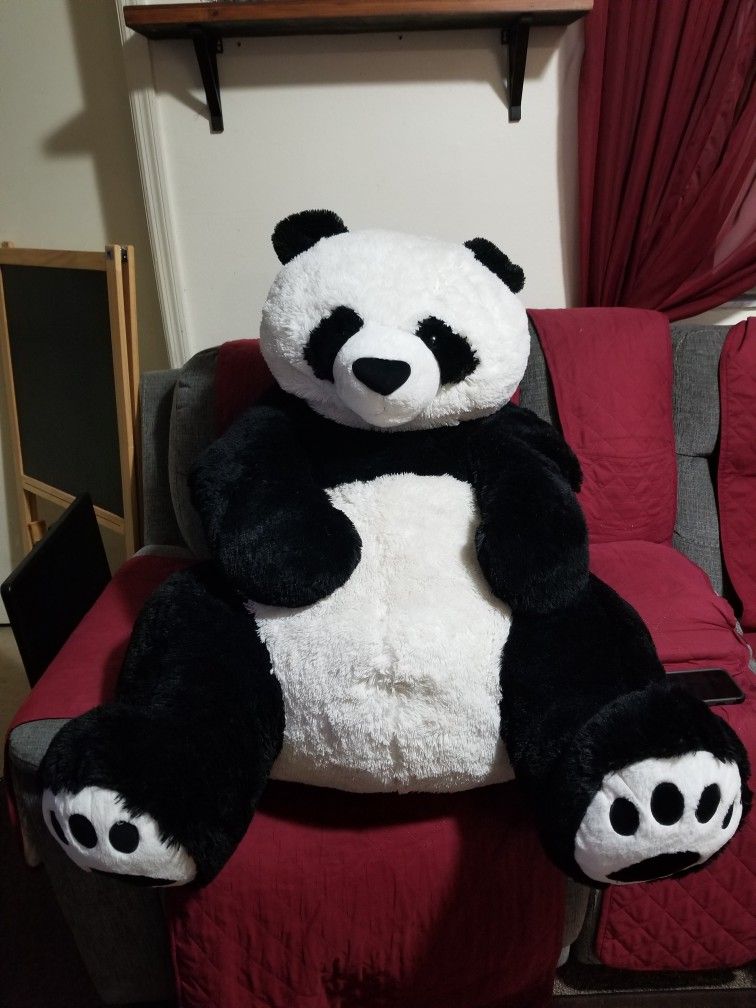 HUGH PANDA STUFFED ANIMAL