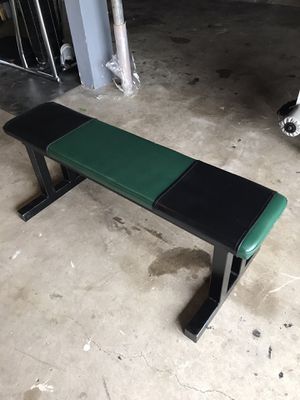Photo Custom made flat bench very firm and heavy just made and upholstery it’s new