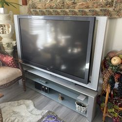 60” Sony Grand Wega 3LCD Projection HDTV W/stand