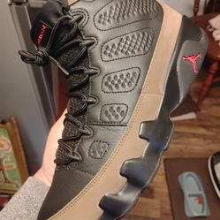 AJ 9 SIZE 11.5