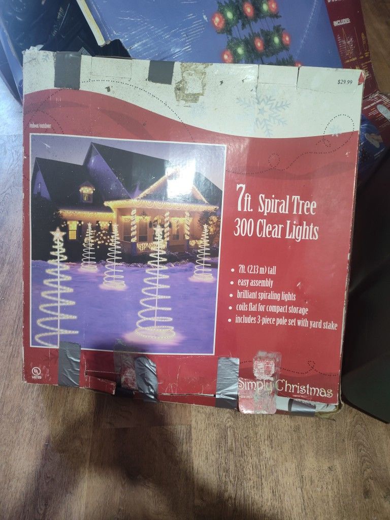 Christmas Tree Lighted Sculpture And Gifts