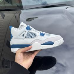 Jordan 4 Retro Military Blue (2024)