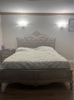 Cali King size bed