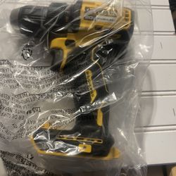 Dewalt Drill DCD793