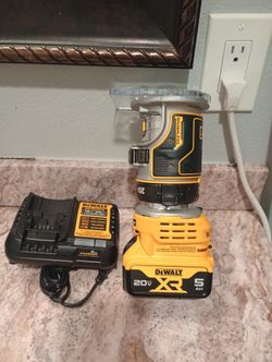 New Dewhalt Router with Battery and Charger, Firm Price 