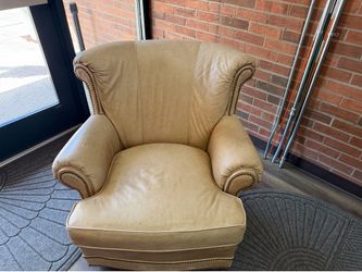Smithe Craft tan leather Swivel Chair
