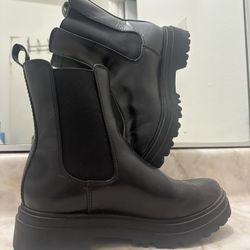 Women’s Size 8 Chelsea Boots Genuine Leather