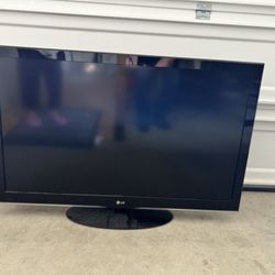LG 47” Tv
