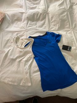 Nike workout tops