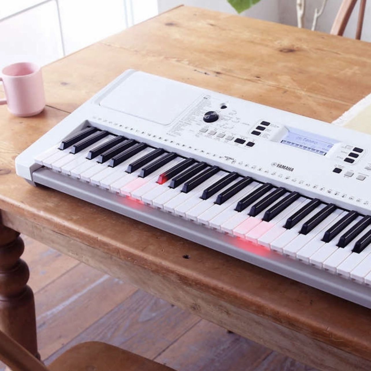 Yamaha EZ300 Light Weighted Keyboard