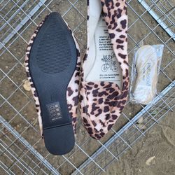 Leopard Flats Size Small (5.5-6.5)