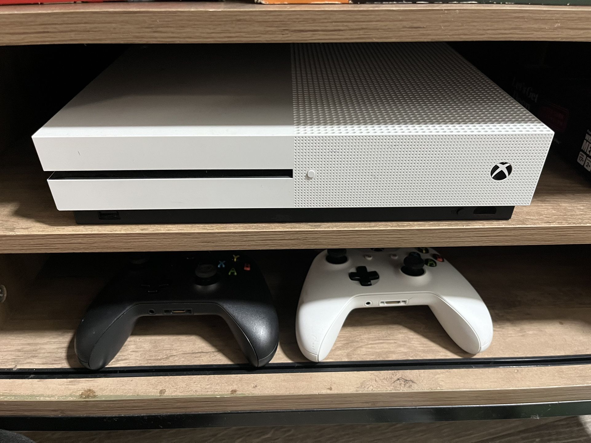 Xbox One S With 2 Controllers And Games 