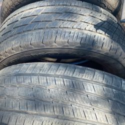 Llantas  TOYO 275/55 R20. 2x$60.00una  Ocupa Parcharse 