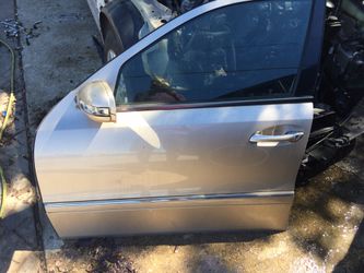 2003 2009 Mercedes e320 driver door