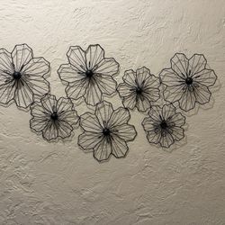 Metal Wire Floral Wall Décor with Scroll Accents