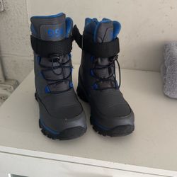 Winter Boots For Boy / Size 3 ( worn once )