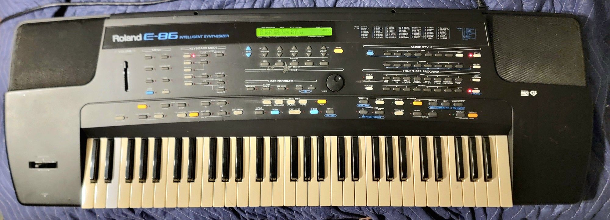 Roland E-86 90's 61 key Synthesizer Good working order cosmetic blemishes