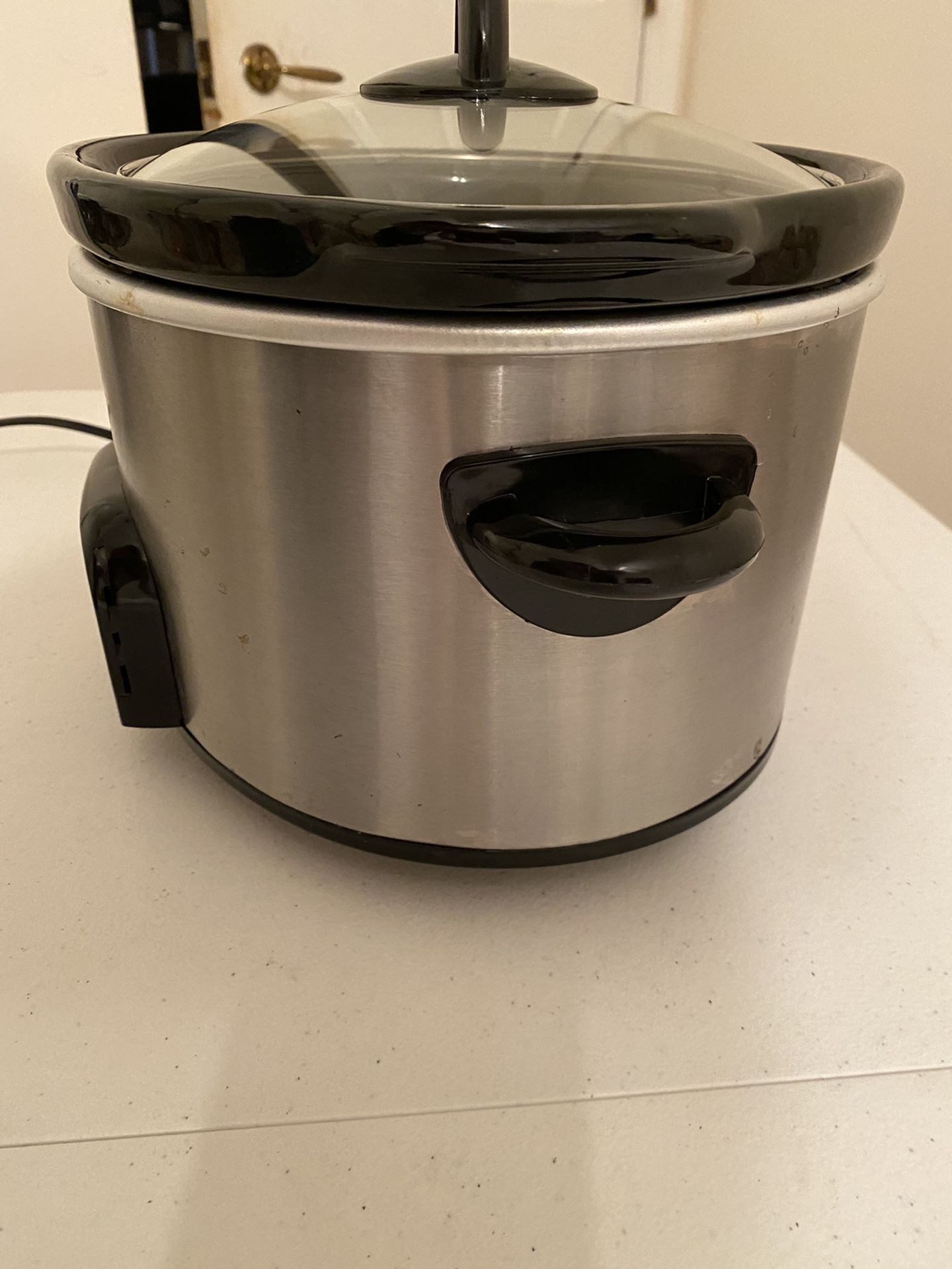 Crock-pot Oval Manual Slow Cooker, 8 quart, Stainless Steel (SCV800-S) for  Sale in Suwanee, GA - OfferUp