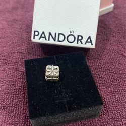 Pandora Charm Retired Gift Box 🎁 Charm2x$ 30