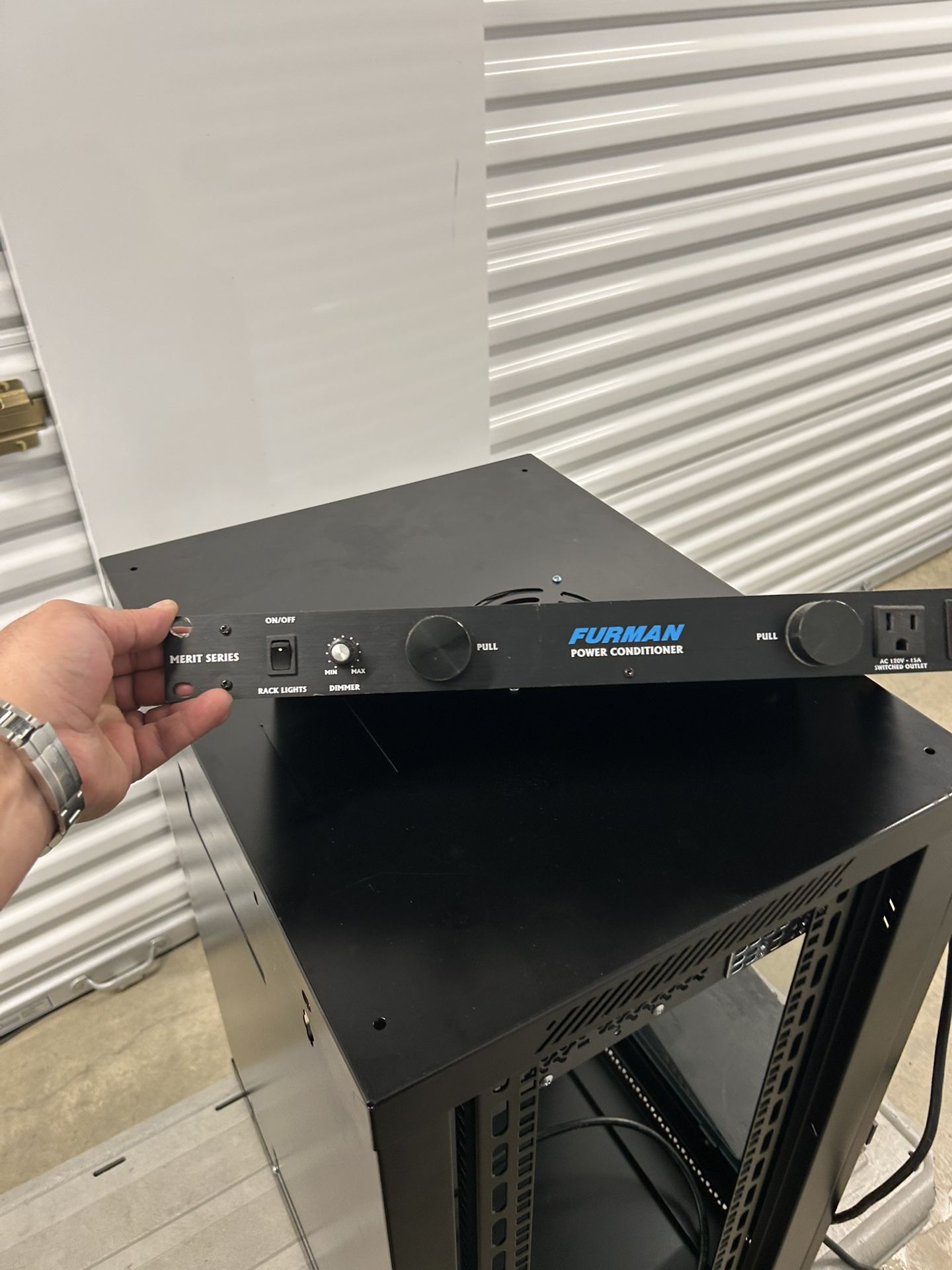 Furman M-8L Power Conditioner