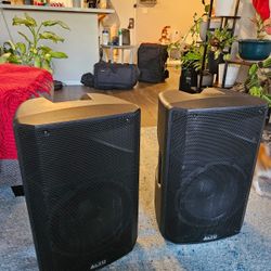 Alto TX312 — 700W peak (350W RMS) powered 12" speaker.