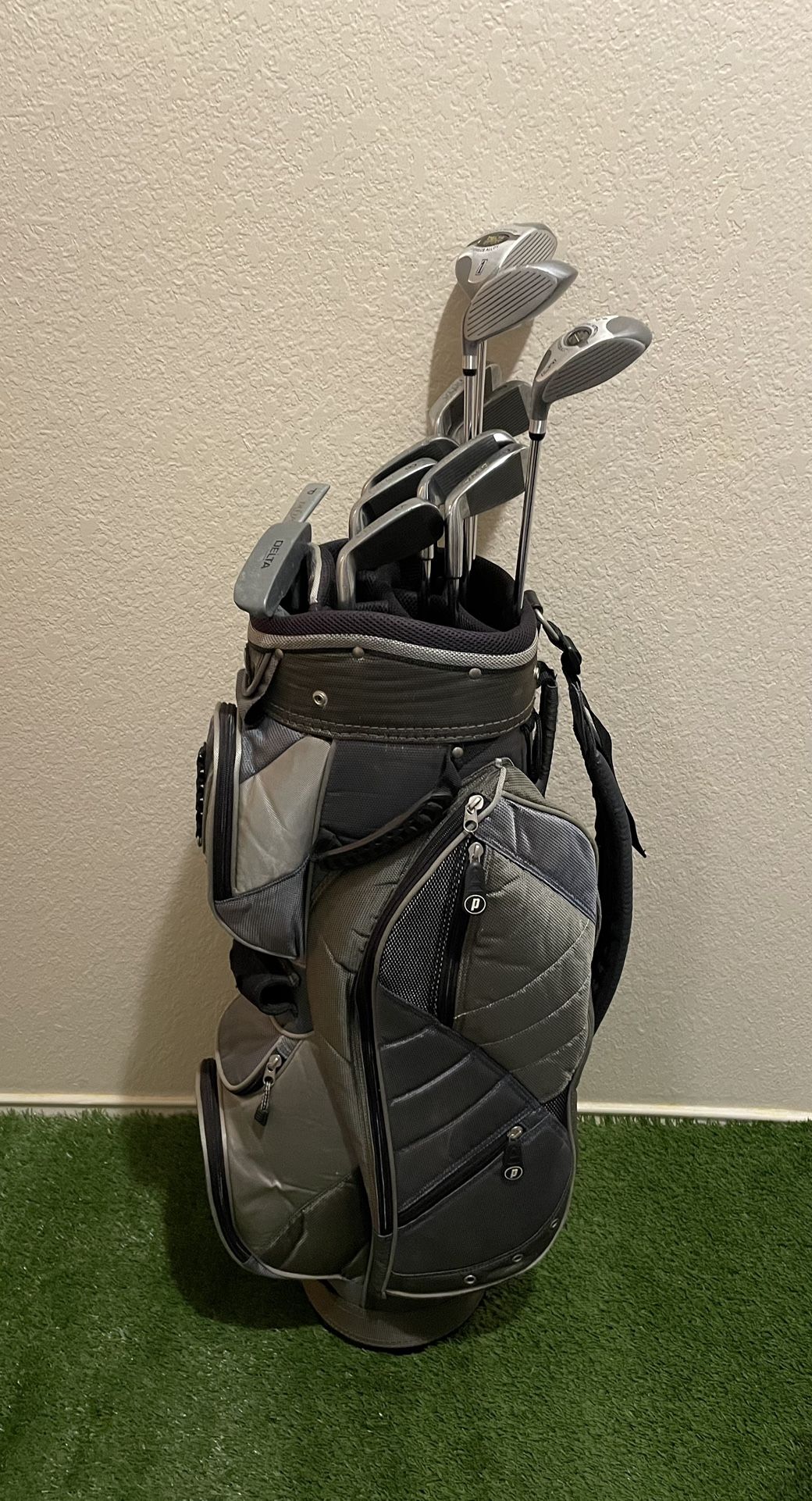 Delta Golf Club Set w/Bag (RH)
