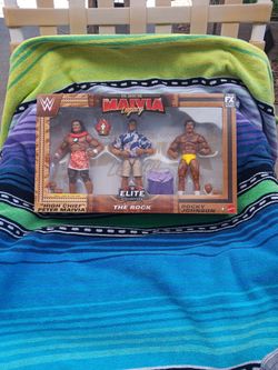 WWE Elite Action Figure The Rock Maivia Legacy Elite Collection 