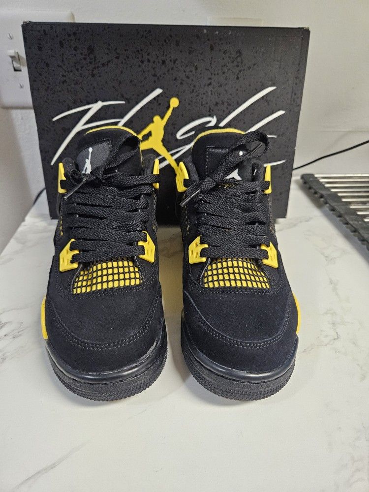 Retro 4's Yellow Thunders Size 5y