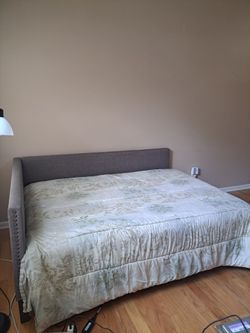 Queen size Daybed
