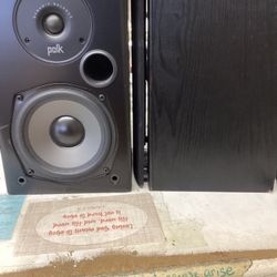 Dynamic Balance Polk Deep Bass Bookshelf Speakers