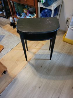 End Table Nice And Sturdy (Its 29 Inches High( Width  22  1/2