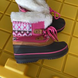 Snow Boots  Size 8 Toddler
