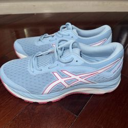 ASICS Athletic Shoes Size 5 Wmns