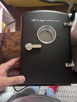 Frigidaire mini fridge