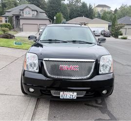 GMC Yukon Denali AWD